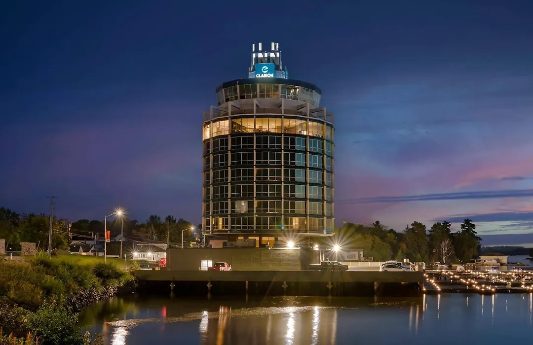 Clarion Lakeside Inn & Conference Centre-1